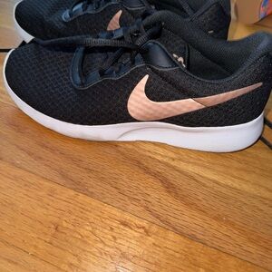 Nike Black and Pink Athletic Shoes Size 7